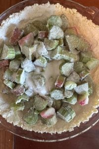 Indulge in the delicious combination of tart rhubarb and creamy custard with this step-by-step guide to making the perfect rhubarb custard pie.