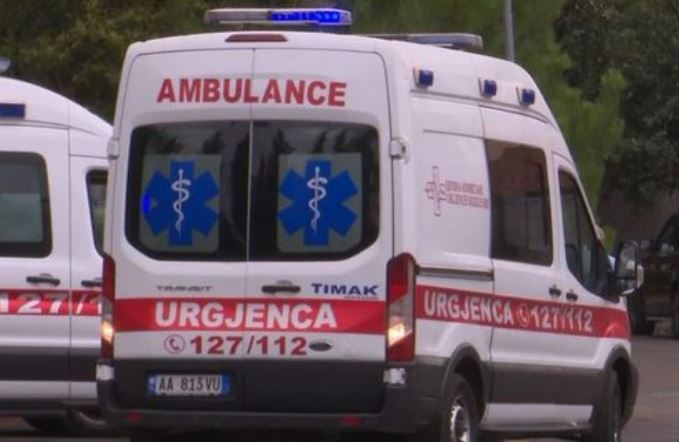 Tronditëse në vend! Ra në kontakt me energjinë elektrike, humb jetën burri