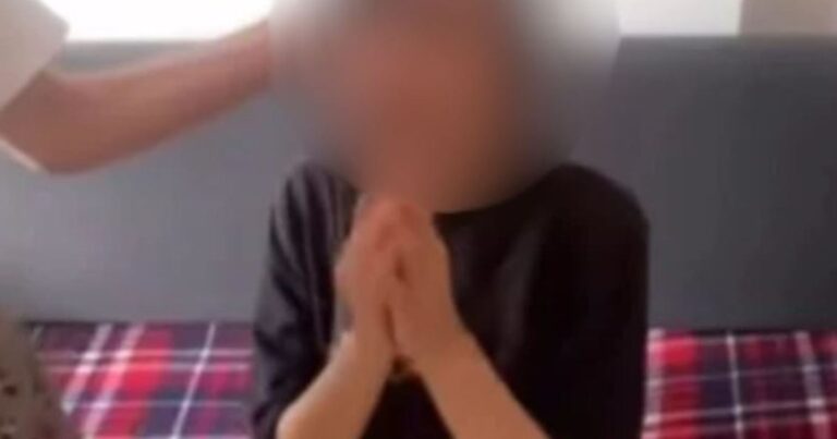 Dalin detaje tronditëse, pasi e dh*nuan adoleshentet detyruan 17 vjecaren të bëjë këtë VEPRIM!
