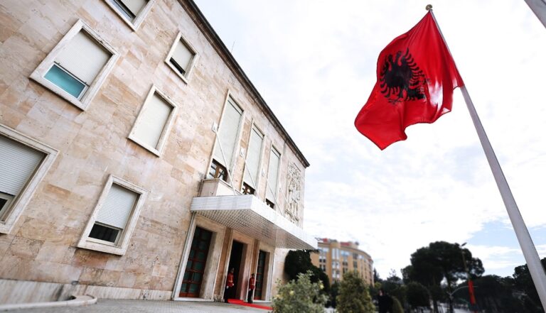 Qeveria rrit mbështetjen për personat me aftësi të kufizuara